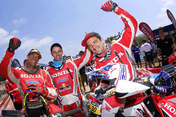 One hundred per cent finish in Dakar 2013
