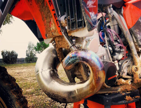 Tony Cairoli on a 2 stroke – Video