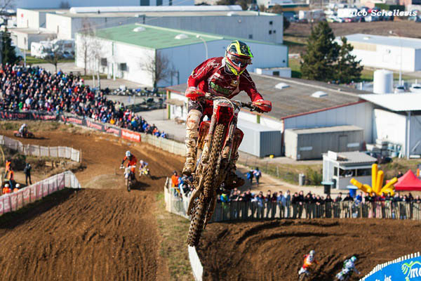 Tanel Leok third at Valence motocross international
