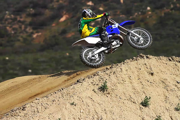 Ivan Tedesco on his Yamaha 2 stroke – Video