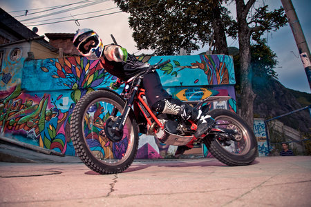 How not to ride a trials motorbike – Video