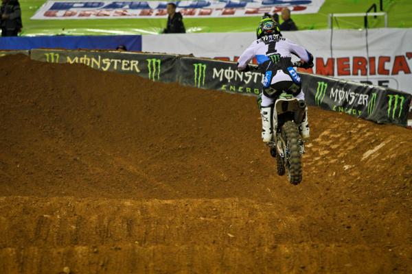 Villopoto Picks up Win #4 at St. Louis – Race Report