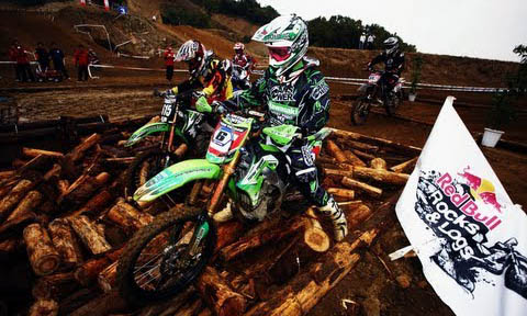 Urban EnduroX in Calgary – Red Bull Rocks & Logs 2013