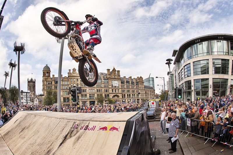 Freestyle motocross stunting in Manizales