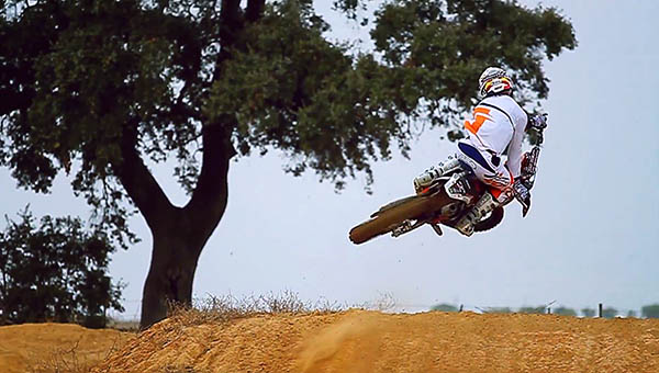 Jose Butron on a 2 Stroke – Video