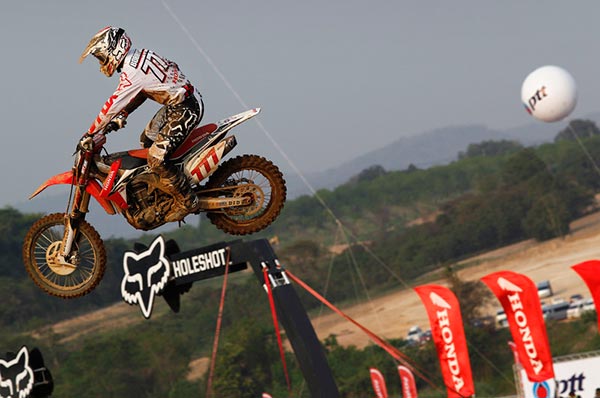 Mixed day of qualifying for Team HRC at MXGP of Thailand