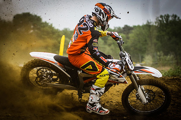 Valentin Guillod buzzes his way to E-MX victory