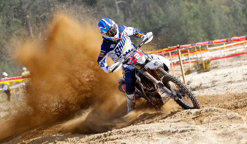 Pela Renet continues his impressive form in the FIM EWC