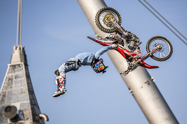 Josh Sheehan’s 1st Place POV Run at Red Bull X-Fighters