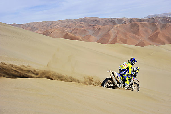 Dakar 2015 Stage 9: Mutual aid and solidarity for two Sherco riders
