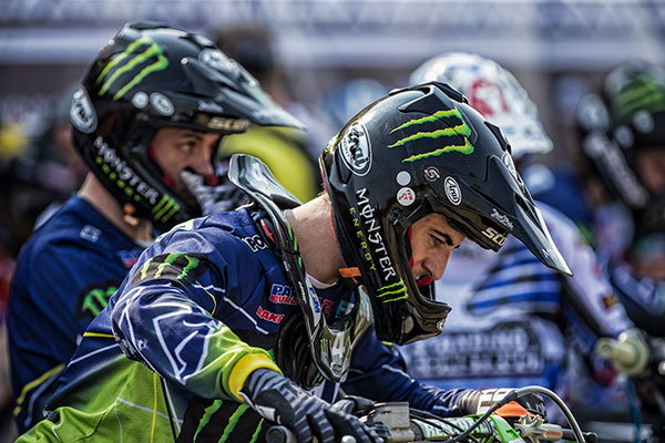 Meet Monster Energy Kawasaki Team 2015 – Video