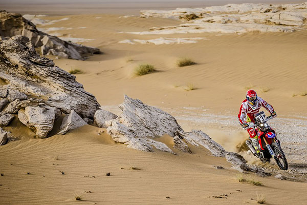 Barreda and Goncalves on the Qatar Sealine Rally final podium