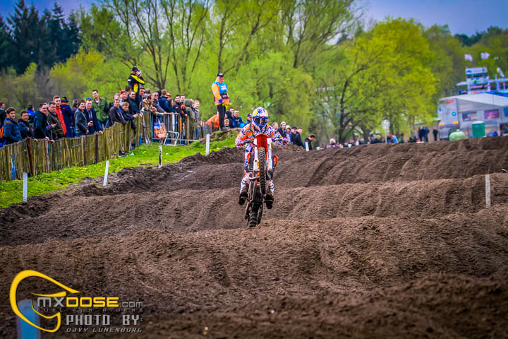 Jeffrey Herlings remains the master of Valkenswaard, Cairoli with bad luck