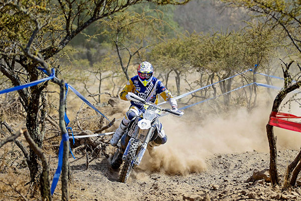 Bellino & McCanney hold Enduro World Championship leads
