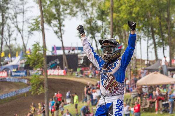 Jeremy Martin defends the outdoor title