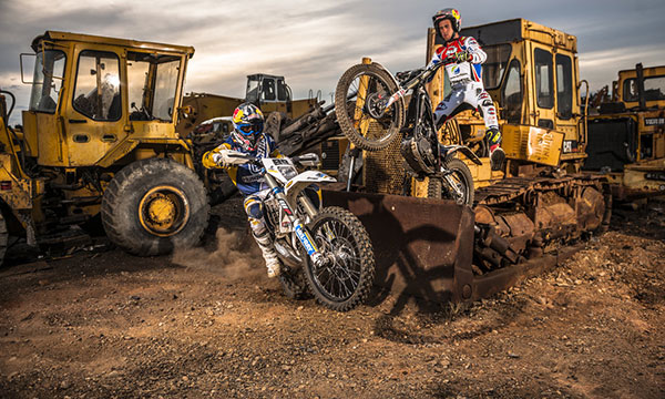 Moto Trials Riding in a Scrapyard with Raga and Gomez