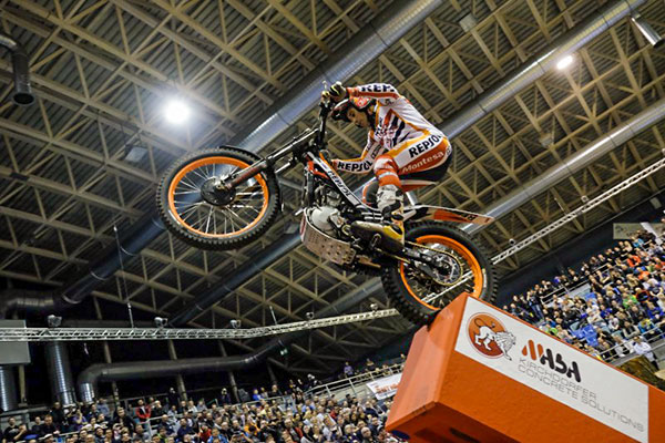 Toni Bou ever closer to a tenth indoor title