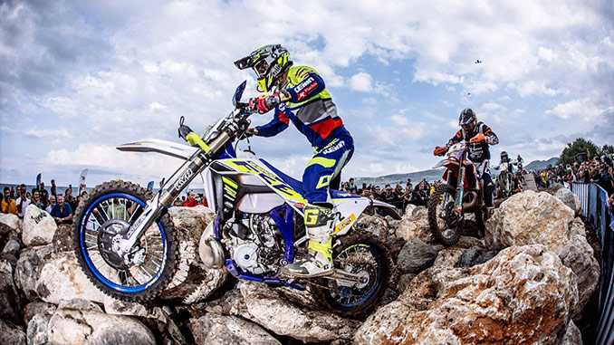 THE SHERCO EXTREME ENDURO TEAM AT THE TOP OF THE SEA TO SKY!