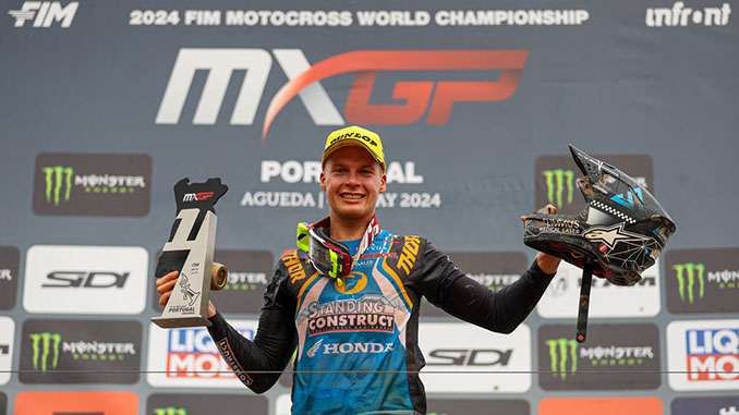 PURE JOY FOR JONASS AND EVERTS AS THEY MASTER THE MUD AT THE MXGP OF PORTUGAL