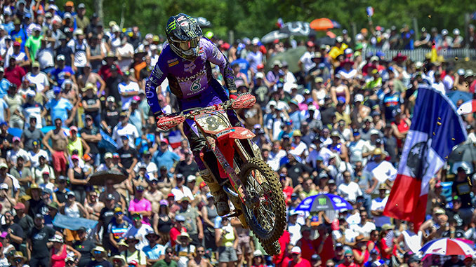 HERLINGS AND FARRES PROVE THEY LIKE IT HOT AT THE MXGP OF FRANCE!